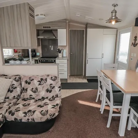 Holiday home Rose Bank D8 *