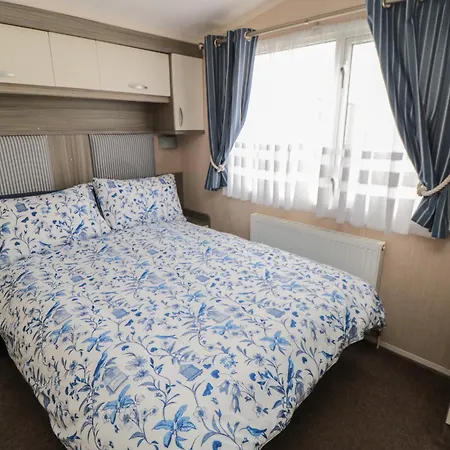 Holiday home Rose Bank D8